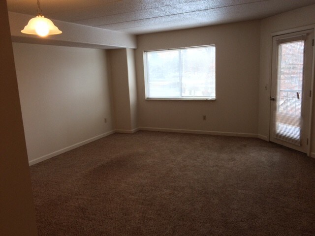 Building Photo - 3455 Oak Alley Ct