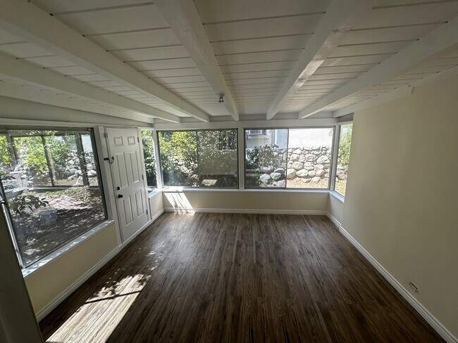 Building Photo - 2151 N Altadena Dr