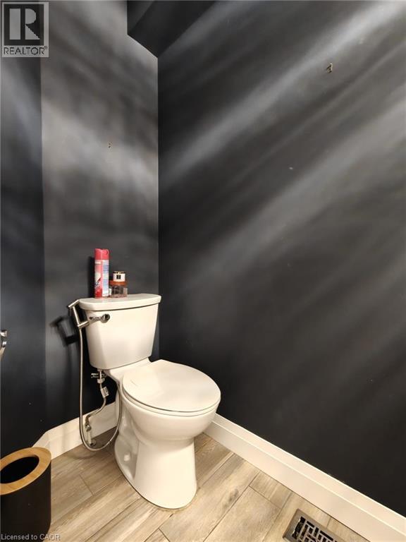 Photo du bâtiment - 243 Grey Silo Rd