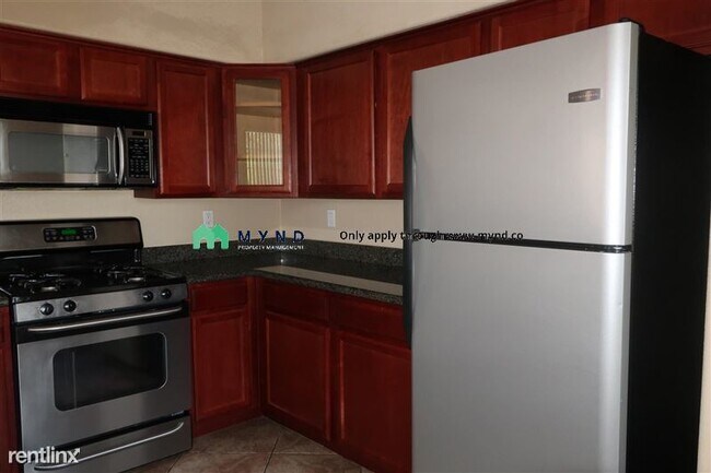 Foto del edificio - 10220 Penrith Ave