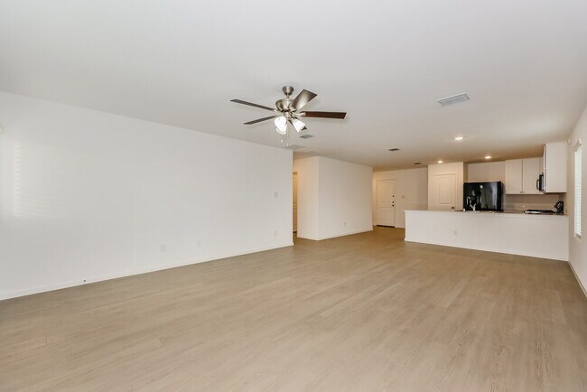 Building Photo - 1621 Sparrow Hawk Rd