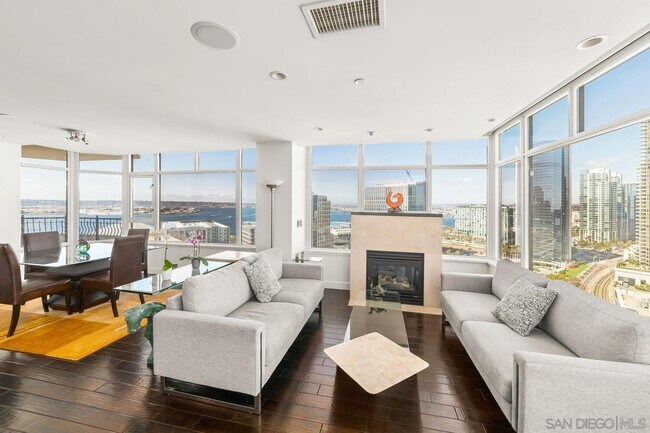 Foto del edificio - 700 W Harbor Dr