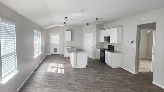 Foto del edificio - 4051 Fort Palmer Blvd