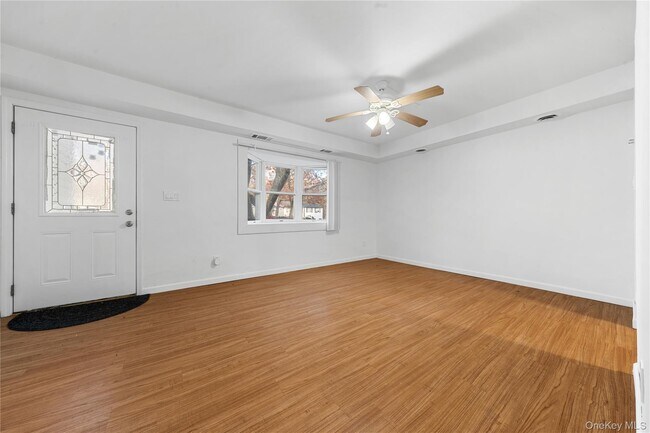 Foto del edificio - 34 Wooded Way