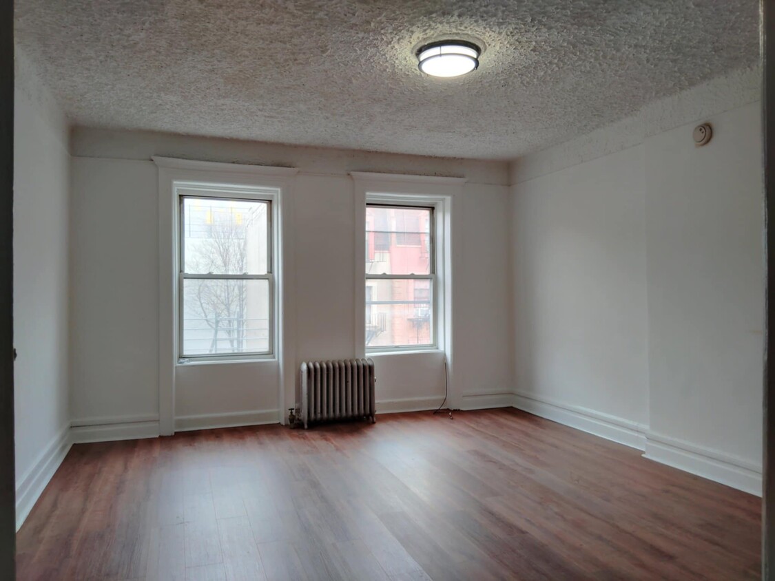 Foto principal - 556 W 161st St