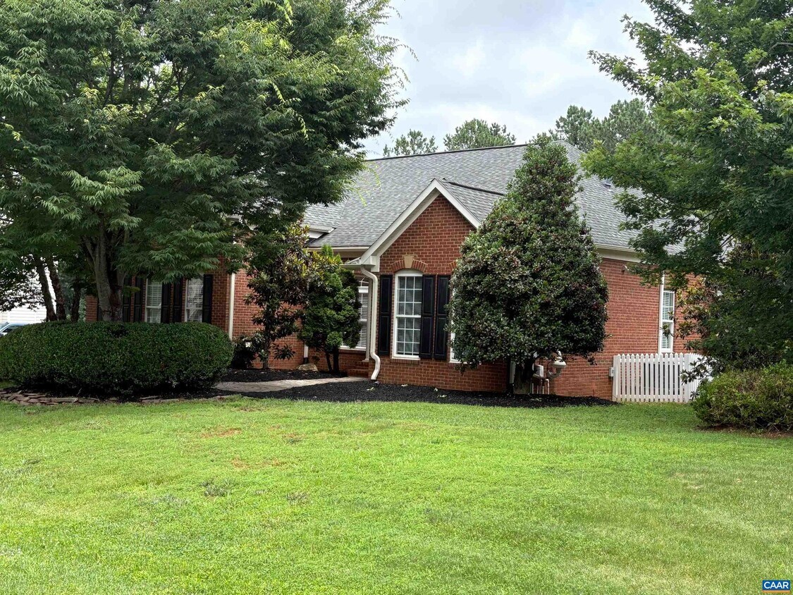 Foto principal - 42 Branch Ln