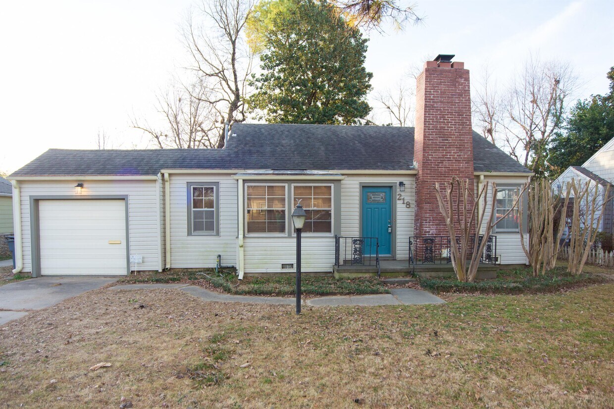 Foto principal - 218 E 33rd Pl