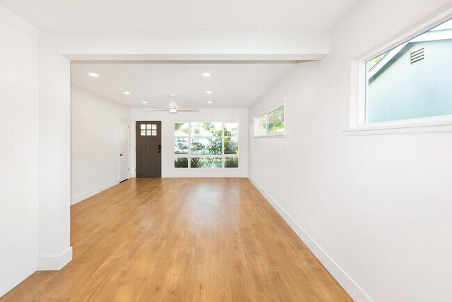 Foto del edificio - 20650 Leadwell St