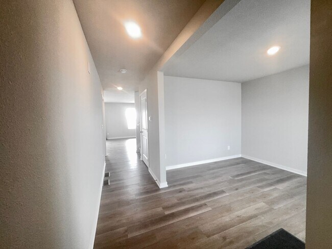 Photo - 1619 Port Royal Dr – 4 Bed/2.5 Bath in Belterra (Papillion) | Open Concept, Fireplace, Walk-In Pa... House