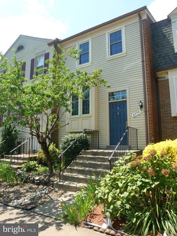 Building Photo - 2774 Grovemore Ln