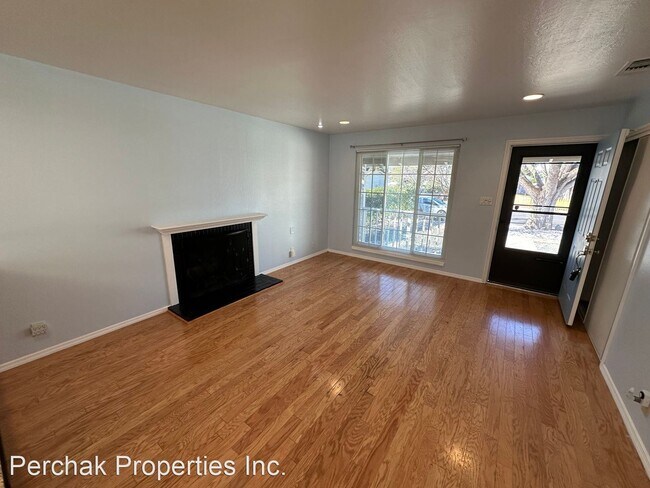 Foto del edificio - 3 br, 2 bath House - 883 Santa Cruz Drive