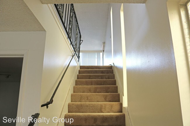 Building Photo - 3 br, 2 bath House - 2342 Chalcedony Street