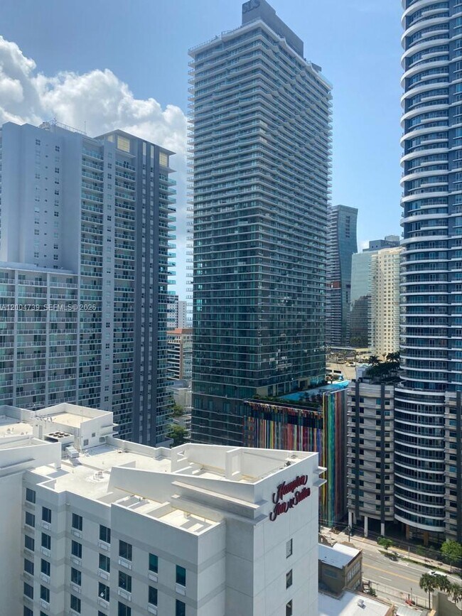 Foto del edificio - 79 SW 12th St