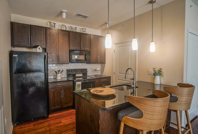 Building Photo - Chisholm Lake Apartments