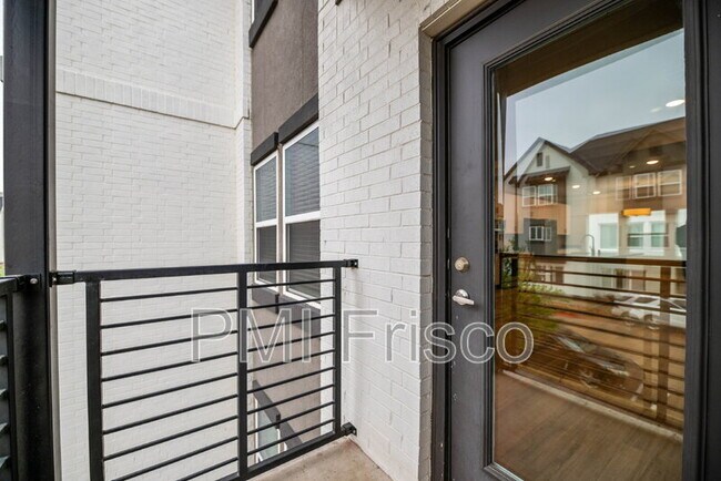 Foto del edificio - 3353 Norris St