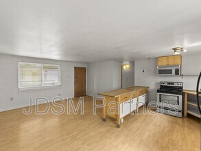 Building Photo - 2860 W 32nd Ave