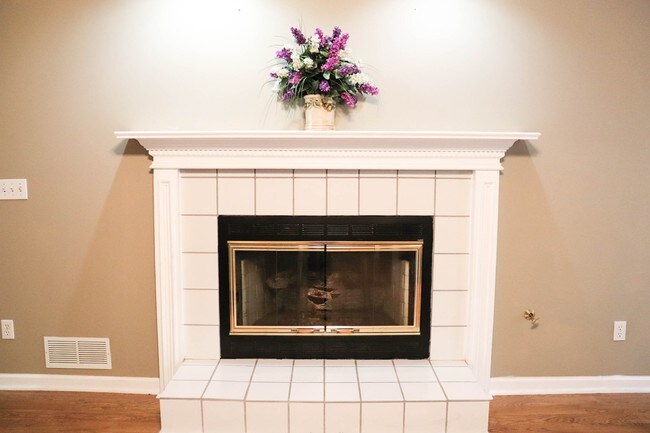 Foto del edificio - Large 3 Bedroom Ranch Style home w/ Basement!