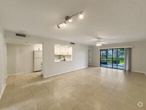 Building Photo - 2112 S Cypress Bend Dr