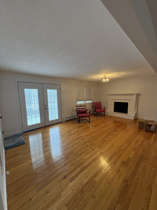 Building Photo - 7 Old Farm Rd