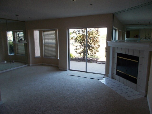 Building Photo - 1188 N Fairway Dr