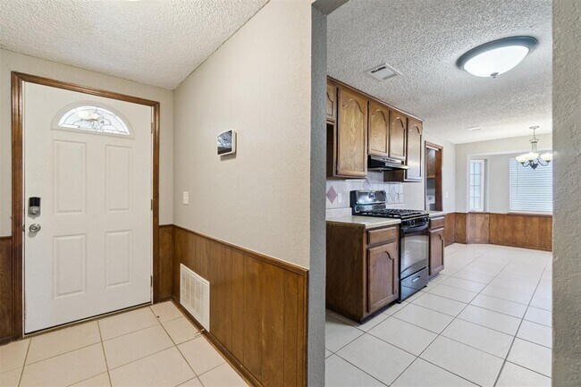 Foto del edificio - 1205 Swan Lake Rd