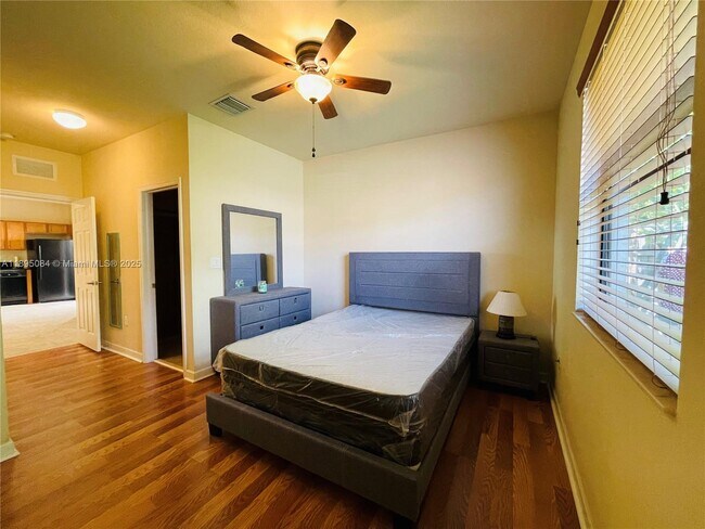 Foto del edificio - 11841 SW 235th St