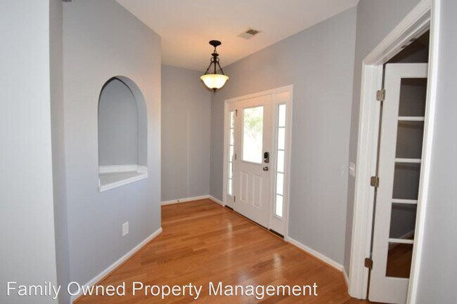 Foto del edificio - 4 br, 3.5 bath House - 219 Lotz Drive