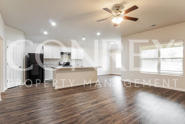 Building Photo - Stunning New Build in Calera, AL!