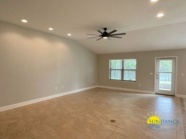 Foto del edificio - Beautiful 4-Bedroom Brick Home in Misty Meadows, Navarre!