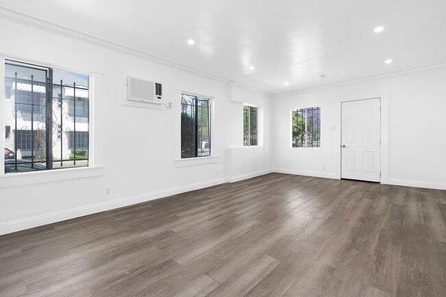 Building Photo - 3rd Avenue Apartments