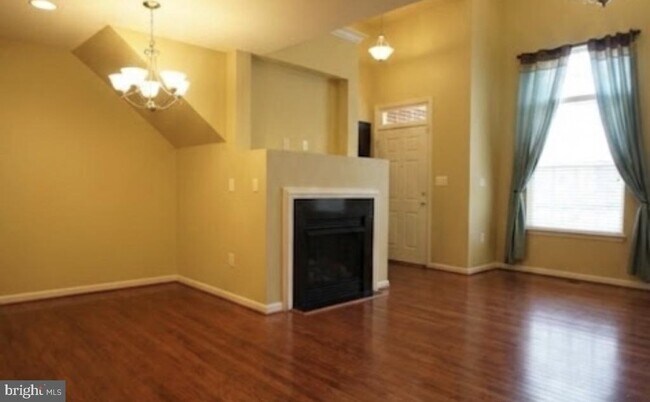 Foto del edificio - 14235 St Germain Dr