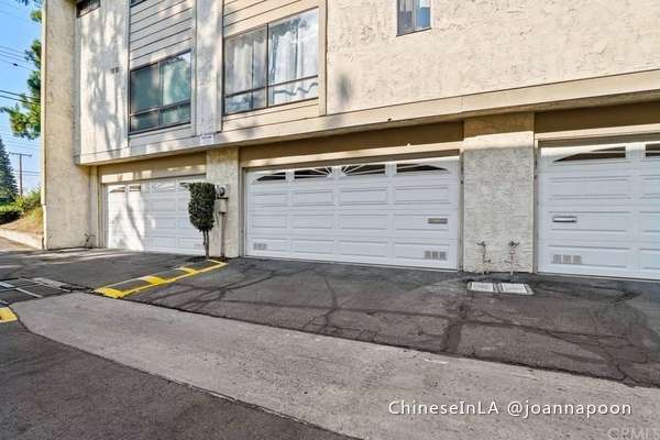Building Photo - 1131 W Badillo St