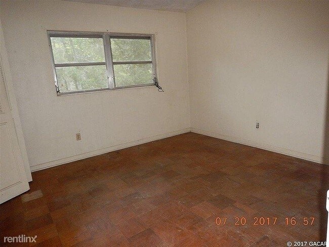 Building Photo - 3702 NW 22nd Pl