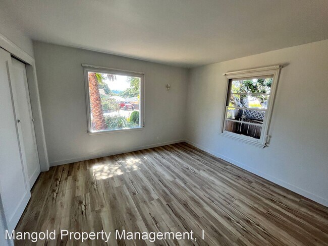 Building Photo - 2 br, 1 bath House - 841 Portola Dr