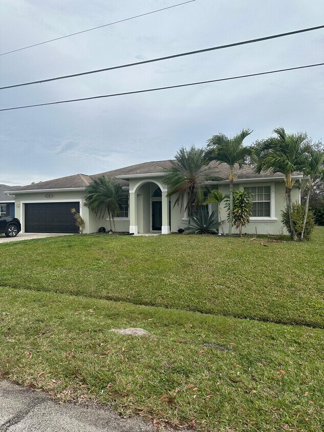 522 SE Nome Dr, Port Saint Lucie, FL 34984 House Rental in Port Saint Lucie, FL