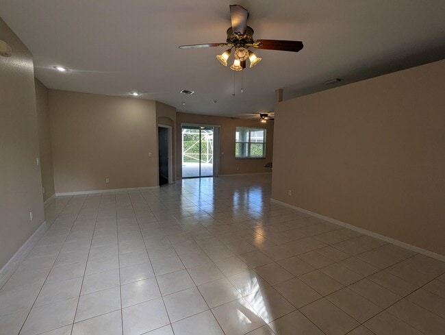 Building Photo - 601 Waverly Cir