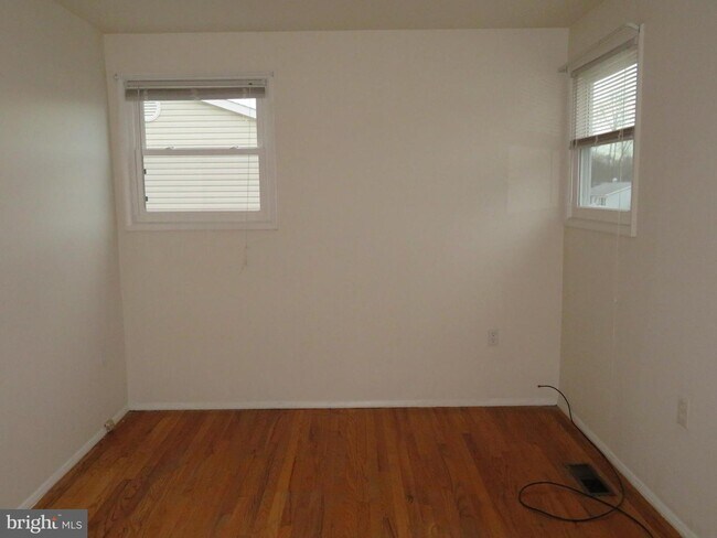 Building Photo - 312 Park Hall S