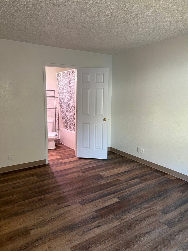 Building Photo - 3 bedroom 1 bathroom house - Lakeview, Oregon