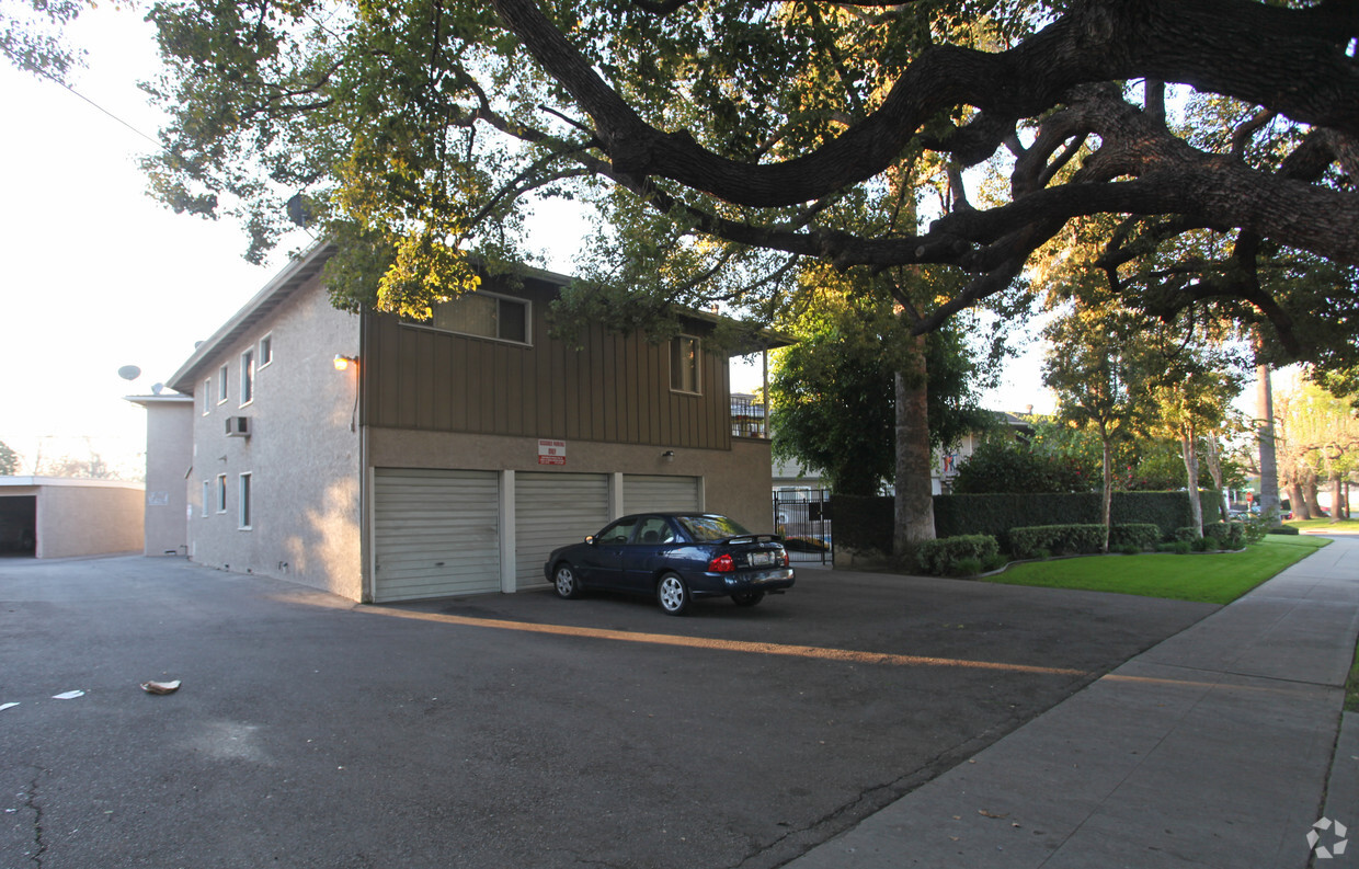 Foto del edificio - 1124 W Angeleno Ave