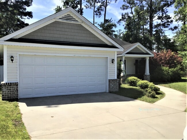 Building Photo - 108 Crooked Oaks Dr