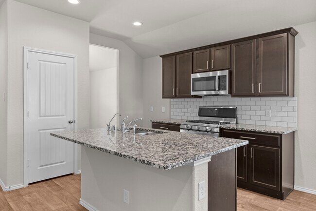 Building Photo - 8303 Amaryllis Ct