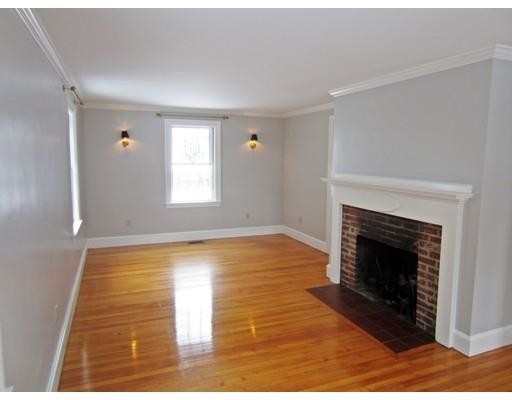 Building Photo - 3 bedroom in Wellesley MA 02481