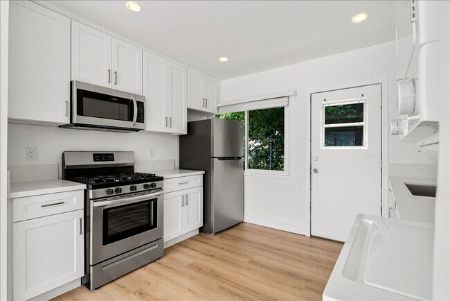 Building Photo - Newly Renovated Stand Alone Two Bedroom Ap...