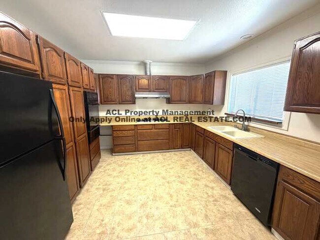 Foto del edificio - **WE DO NOT ADVERTISE ON CRAIGSLIST OR FACEBOOK MARKETPLACE**