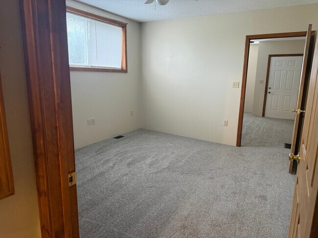Foto del edificio - 222 Scottwood Ave