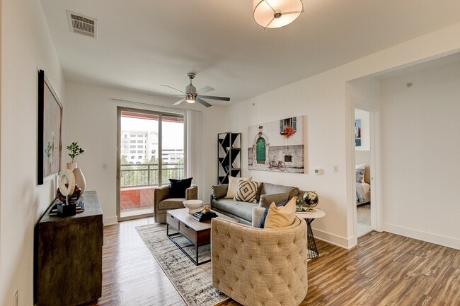 Building Photo - Florence at the Harbor