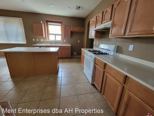 Building Photo - 5 br, 3 bath House - 21122 E CALLE DE FLORES