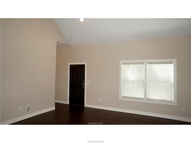 Foto del edificio - 408 Woodson Dr