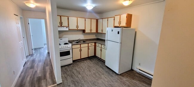 Building Photo - Comfortable Unit for Rent