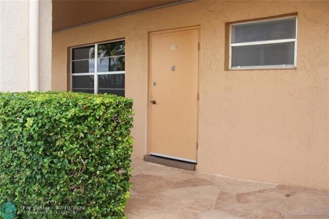 Foto del edificio - 6650 Royal Palm Blvd
